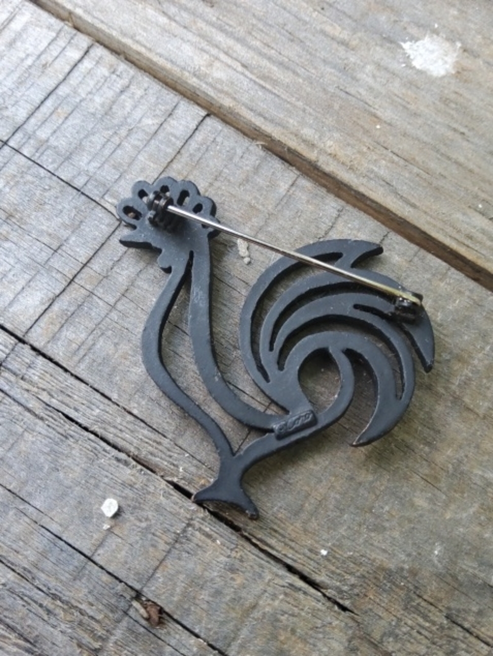 Vintage Coro Black Redeyed Rooster Brooch. - Picture 3 of 5
